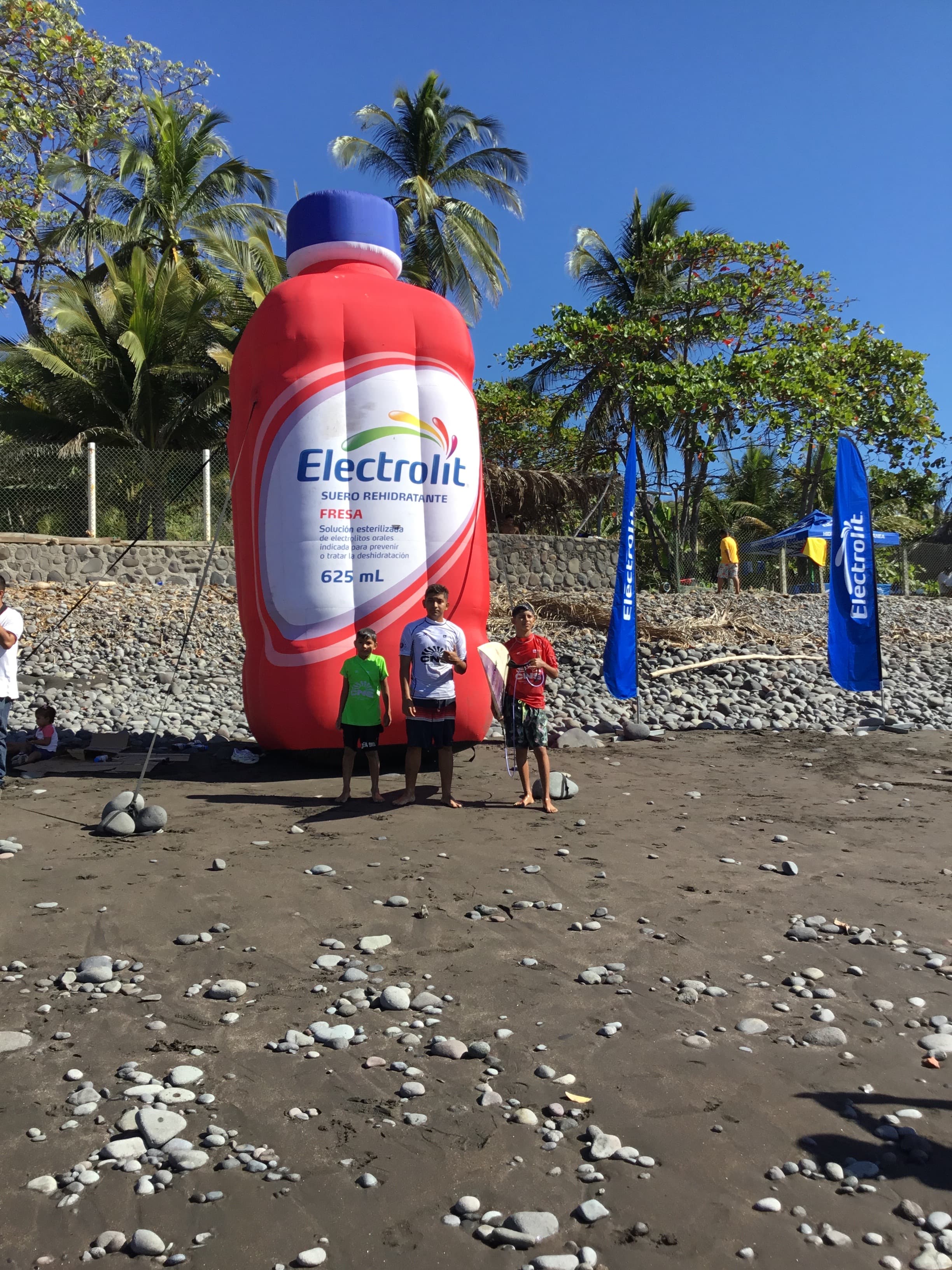 Surf lesson listing in El Tunco, photo 2
