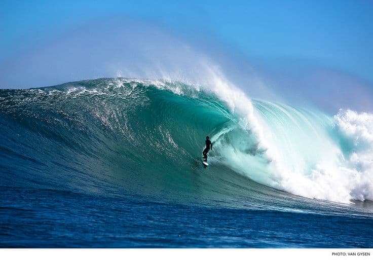 Surfing at Dungeons, Ciudad del Cabo, South Africa